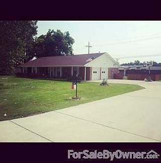 2nd image of 1407 E Palm Dr