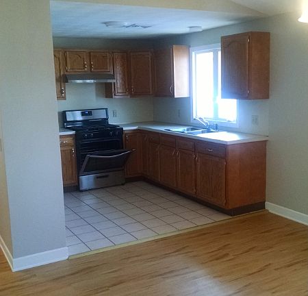 4th image of 317 Woodward Ave #2