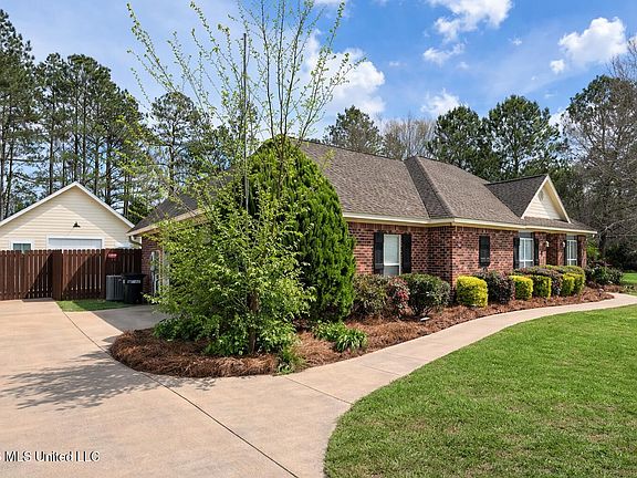 3rd image of 171 Latigo Loop