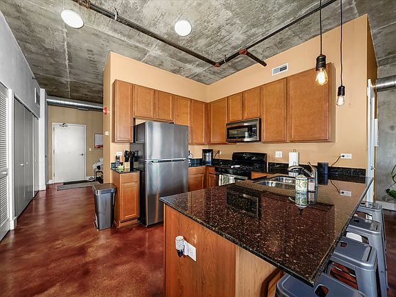 4th image of 348 River St Unit 3204