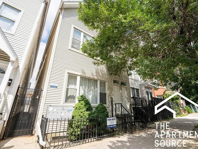 2438 N Ashland Ave — Photo 15