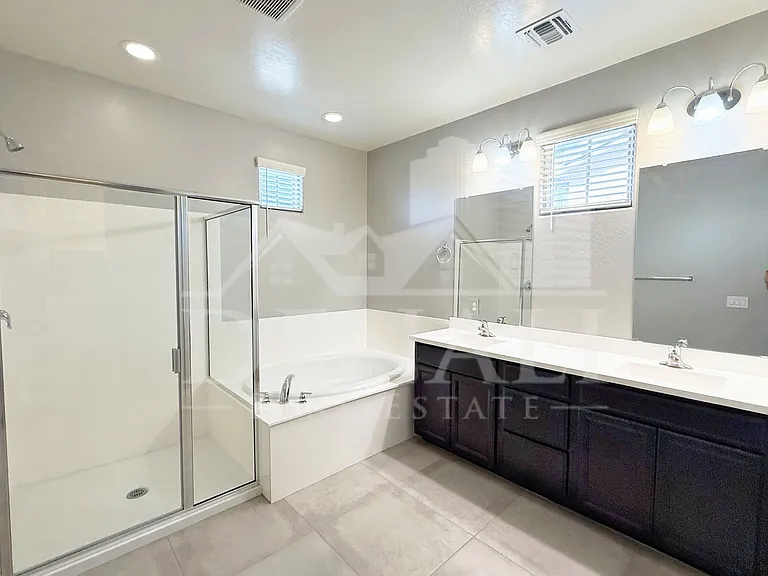 731 W Winchester Dr — Photo 16