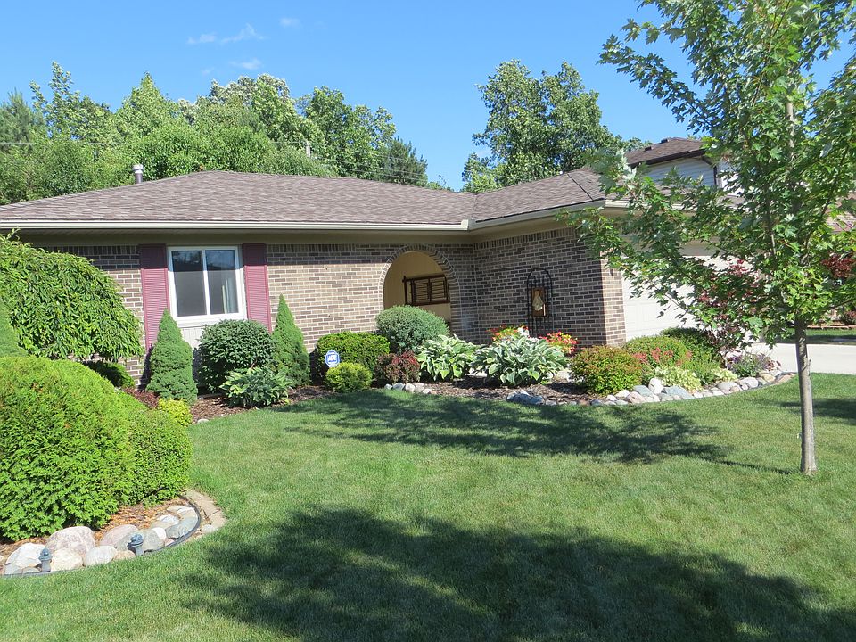 1st image of 19495 Cascade Dr