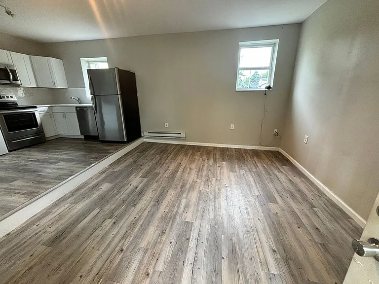 501 E Montgomery Ave — Photo 10