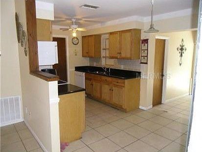 5th image of 426 S Lancelot Ave