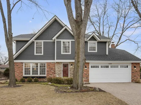 1347 Coventry Ln, Northbrook, IL 60062