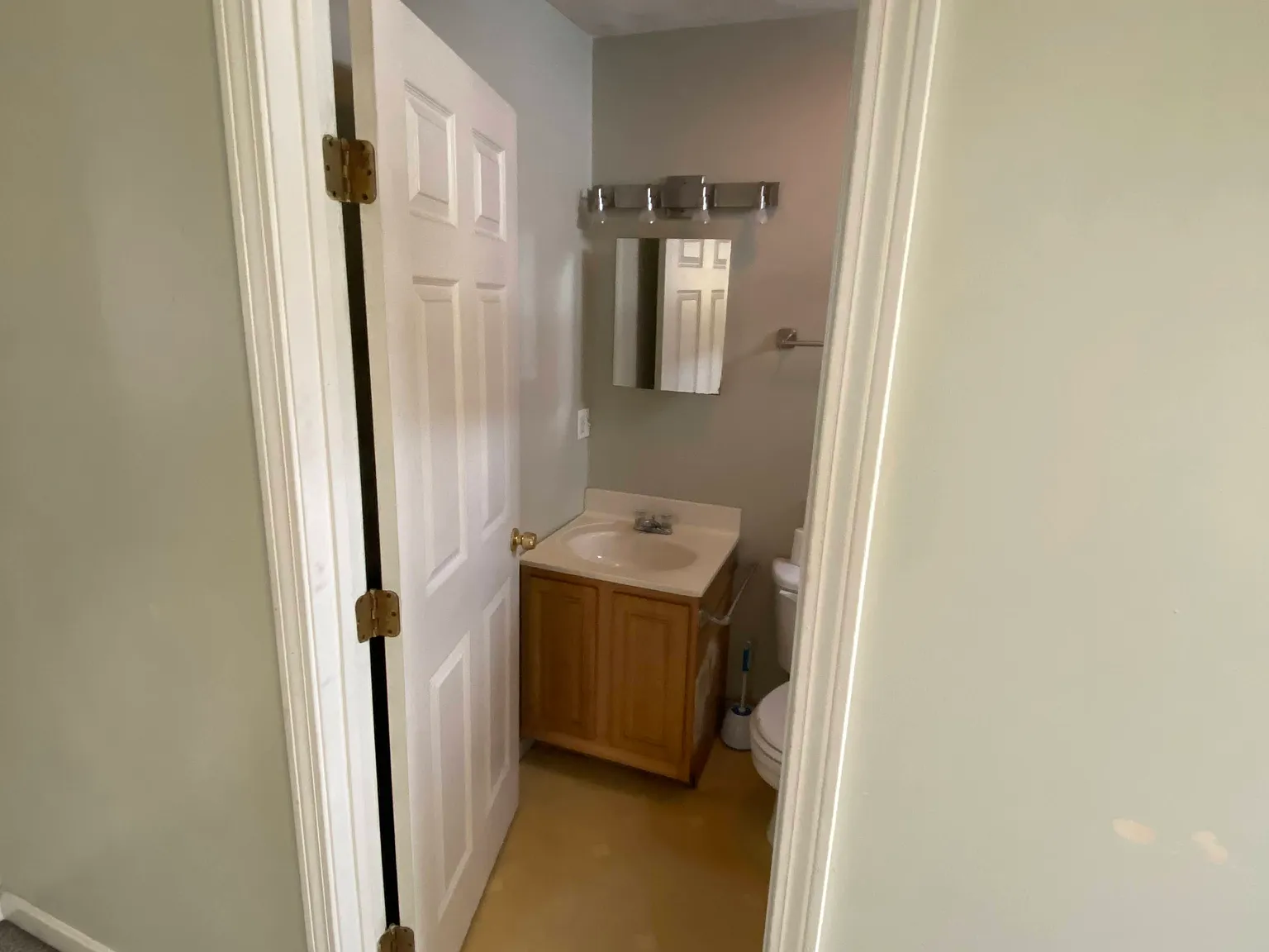 2 bed, 1000 sqft, $2,200 — Photo 3