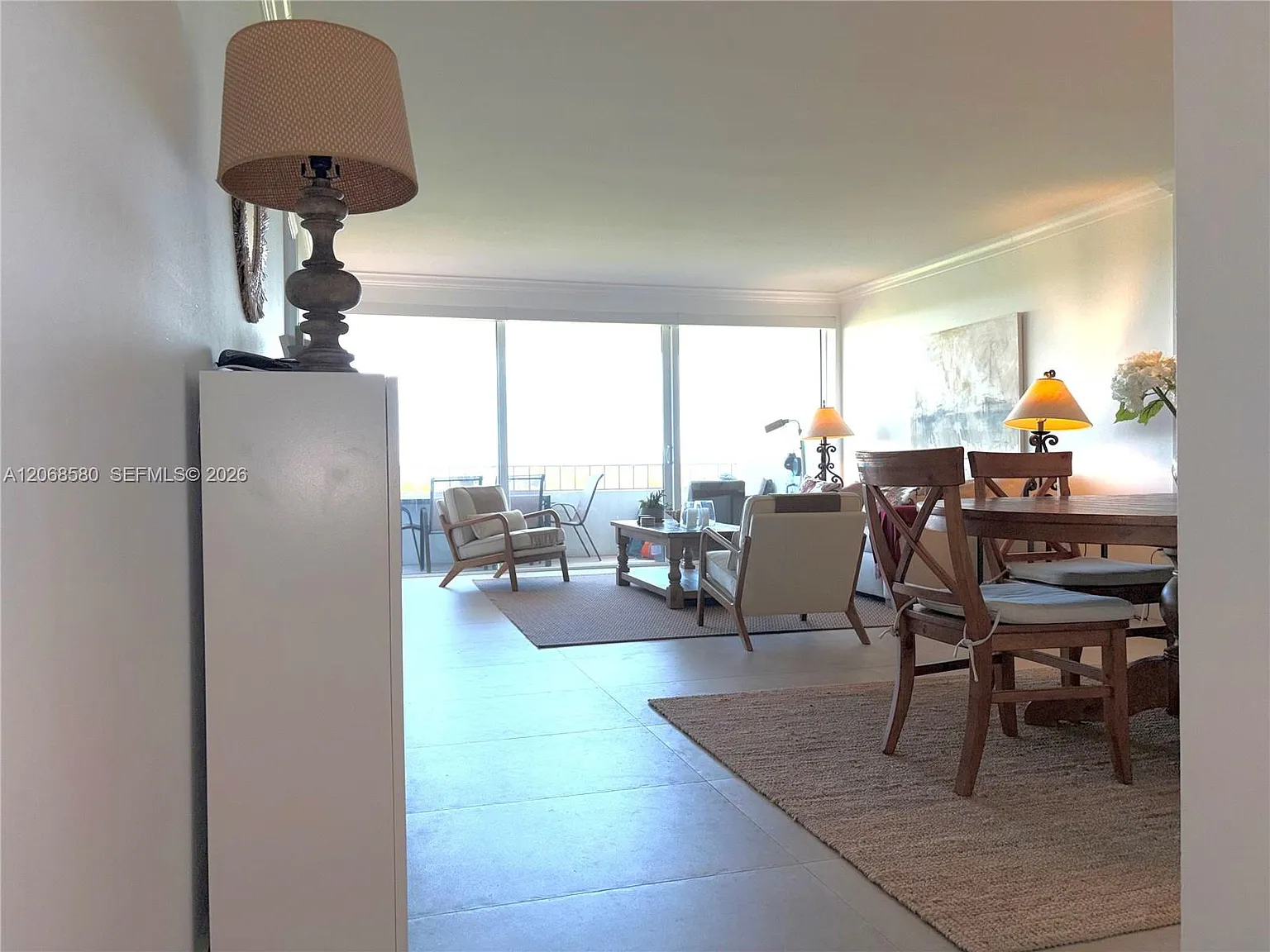 Commodore Club West Condo — Photo 4