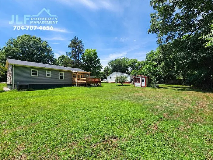 135 Oak Grove Rd — Photo 20