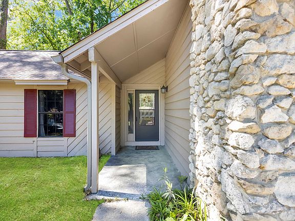 2nd image of 2229 Greenwich Way