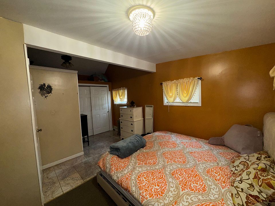 1st image of 702 Wren Ct