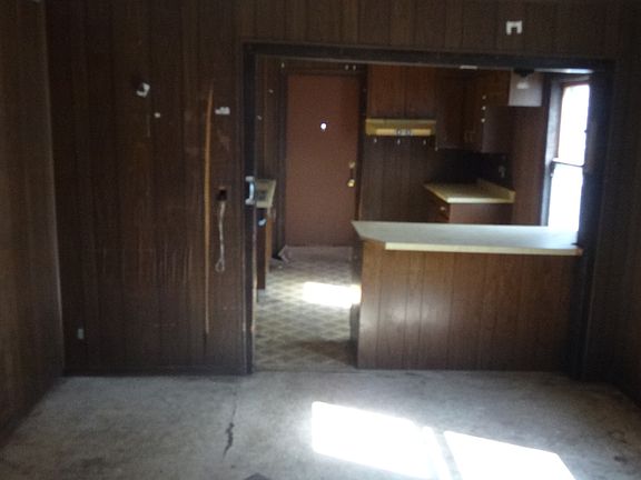 5th image of 4017 42nd Ave S