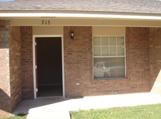 715 S Locust St, Guthrie, OK 73044