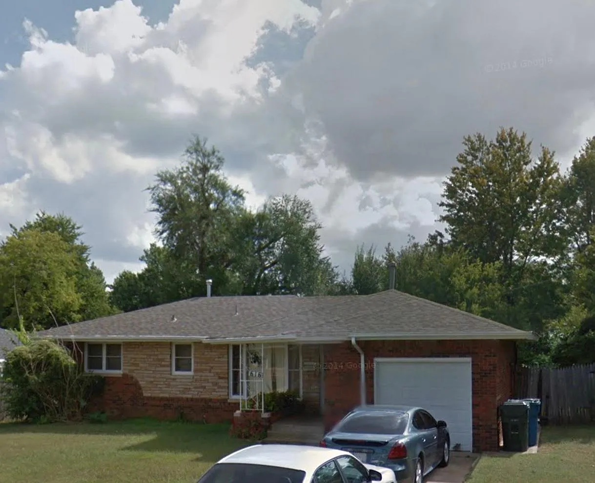 3 bed, 955 sqft, $1,100 — Photo 1