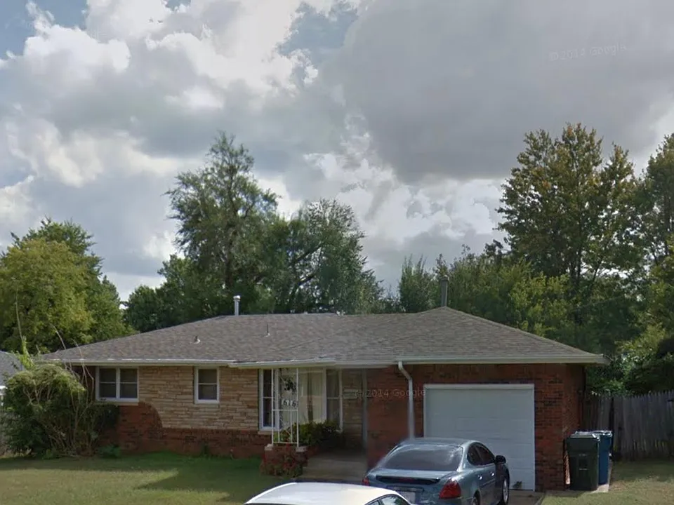 616 E Jones Pl