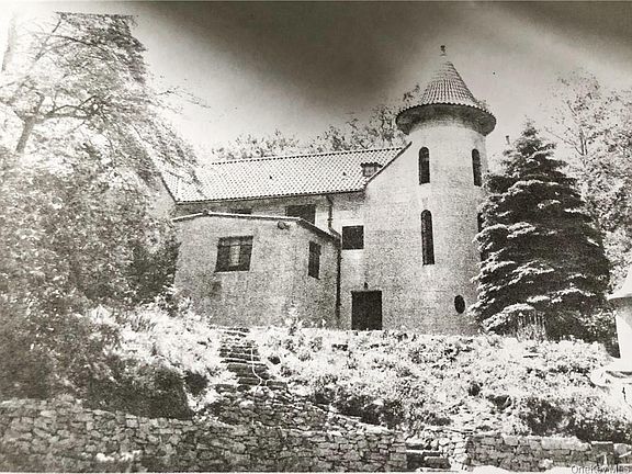 2nd image of 16 Lewis Road
