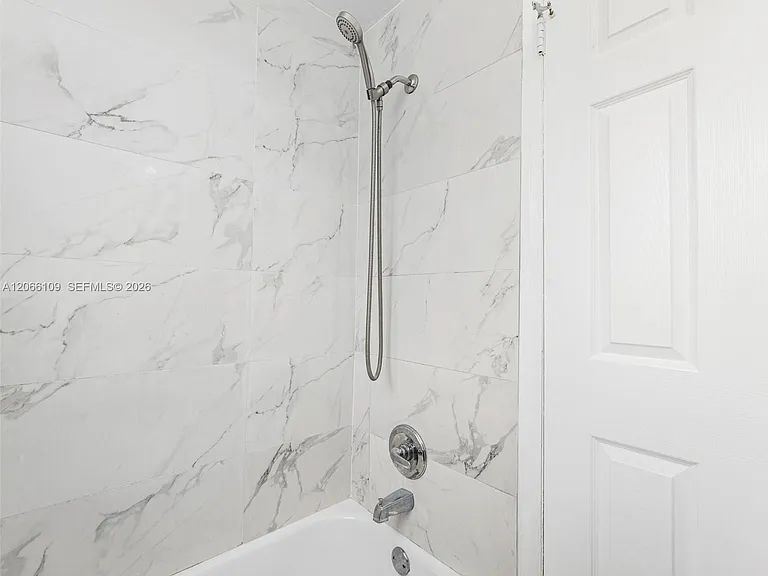 821 Jefferson Ave #3 — Photo 15