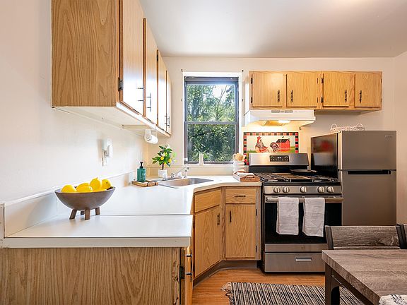 5th image of 144 Old Bergen Rd APT A4