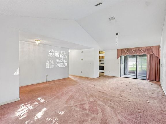 3rd image of 12 BAY SPRING PLACE