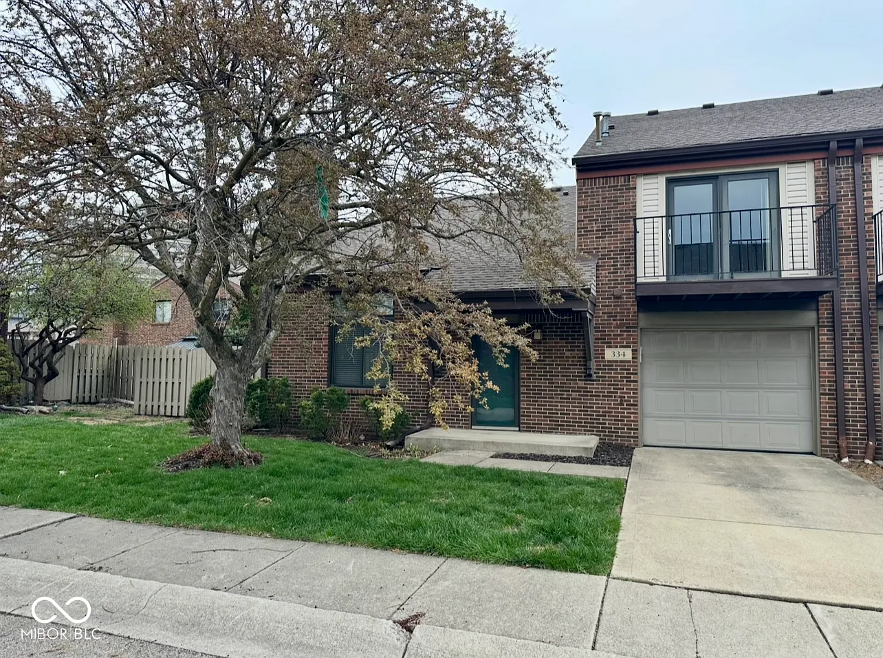 334 E Saint Clair St photo 1