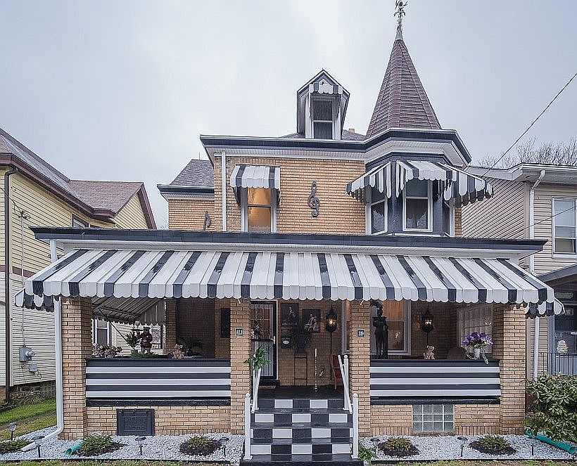 Colonial Brick 4-Level House
