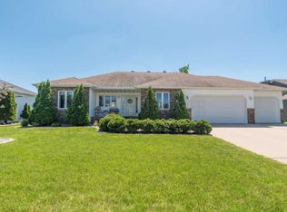 449 Clearview Ct, Moorhead, MN 56560