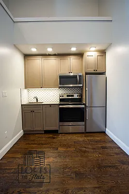 Rented by Lofts and Flats LLC | media 8