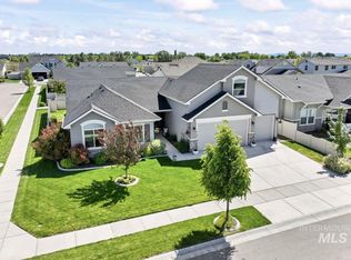 6153 E Canyon Crossing Dr, Nampa, ID 83687