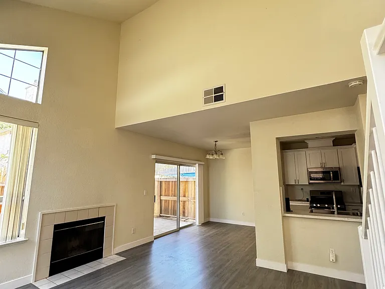 225 Tamarisk Cir — Photo 22