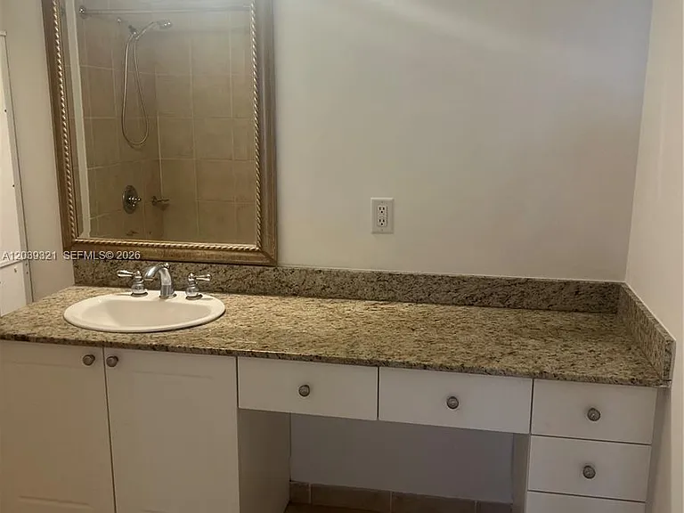 19501 W Country Club Dr #611 — Photo 16