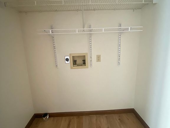 5th image of 1105 Kensington Ln