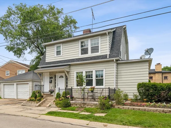 32 Michigan Ave, Highwood, IL 60040