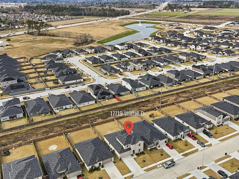 17719 Winfall Dr — Photo 6