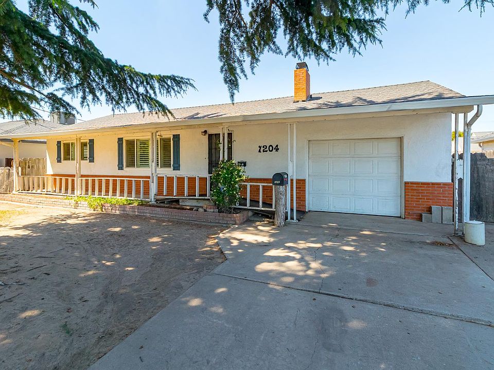 1st image of 1204 Maple Dr