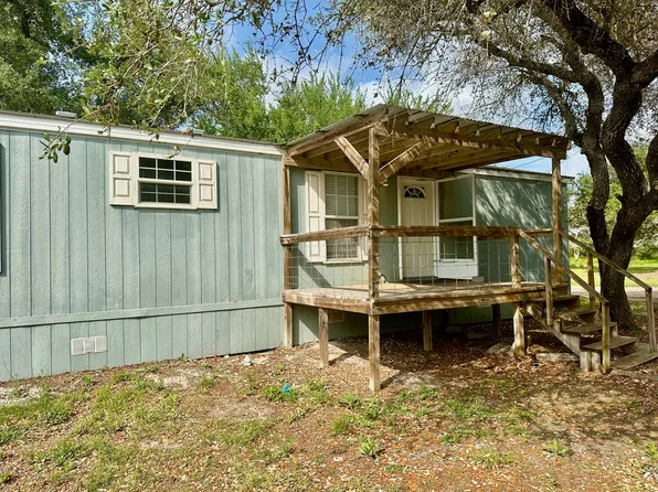 1524 16th St #5, Rockport, TX 78382
