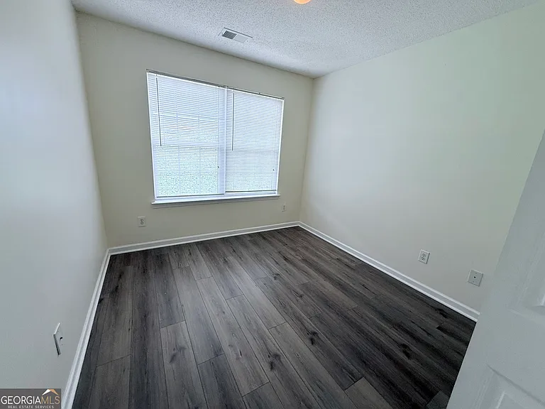 260 Commons Dr — Photo 14