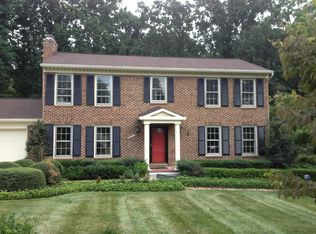 9407 Shouse Dr, Vienna, VA 22182