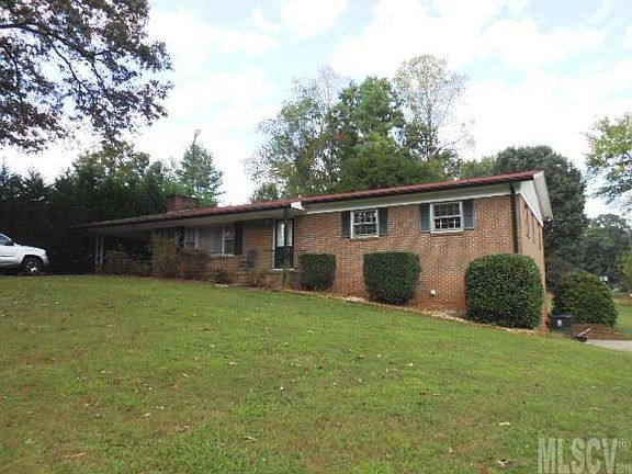 2nd image of 146 Whispering Pines Dr