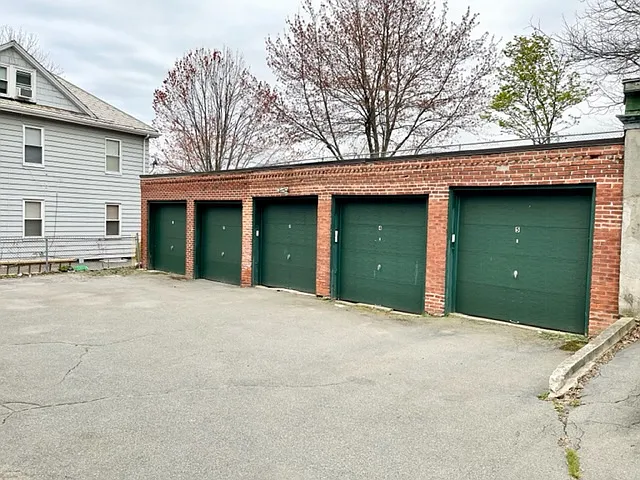 14 Chase St #4 — Photo 11