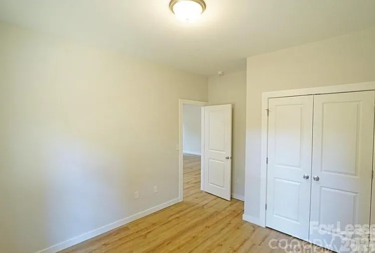 817 W Davidson Ave — Photo 9