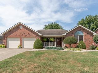 1707 Northbrook Ct, Seymour, IN 47274