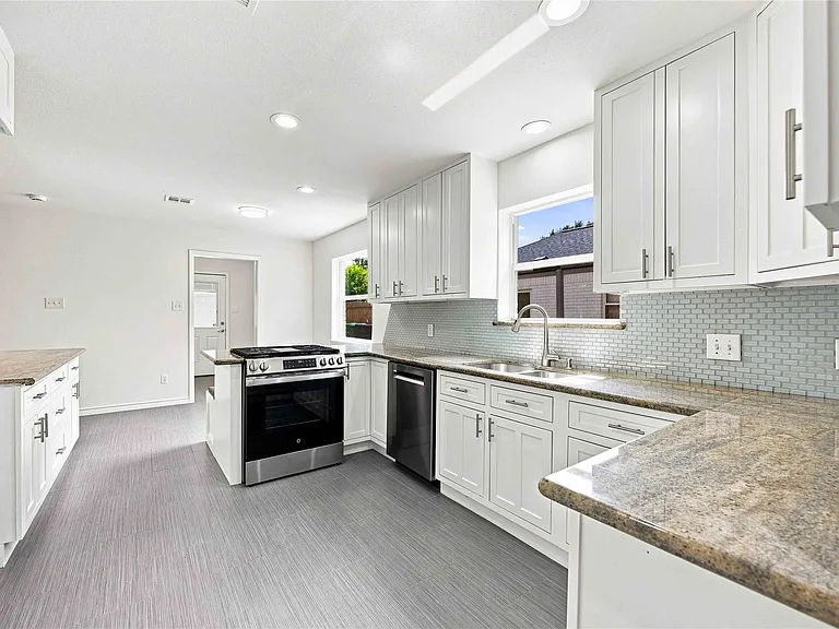 6215 Queensloch Dr — Photo 13