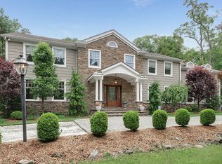 10 Cherry Tree Ln, Kinnelon, NJ 07405