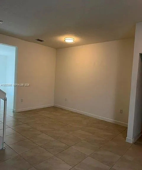 1836 SE 26th Rd — Photo 5