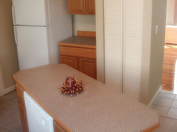 Brand new kitchen, center island with built in dishwasher!