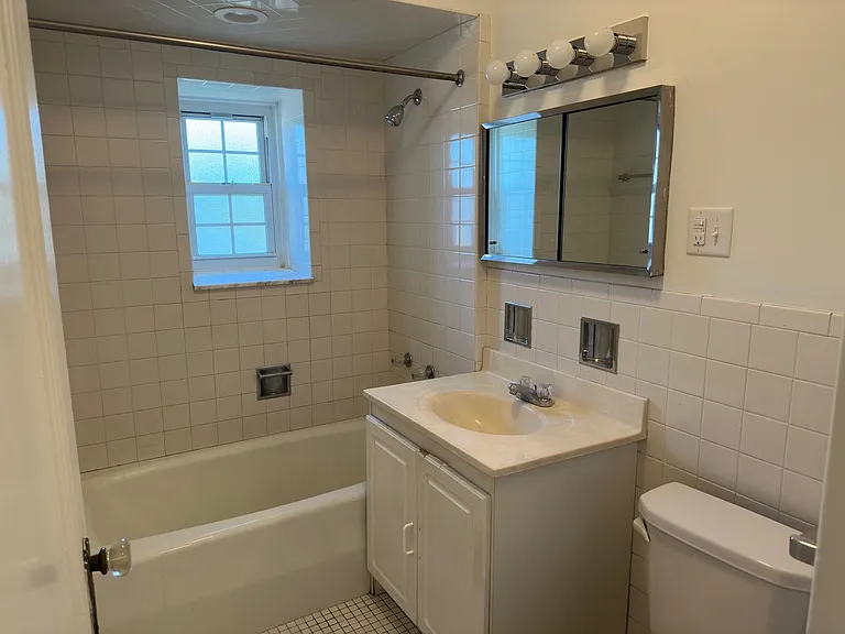 The Royal York Apartments — Photo 36