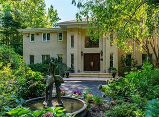 74 Bacon Rd, Old Westbury, NY 11568