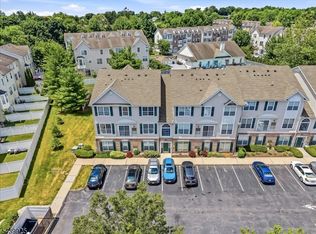 56 Limerick Ln, Phillipsburg, NJ 08865