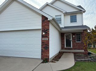 1904 Vladimir Dr #1904, Bloomington, IL