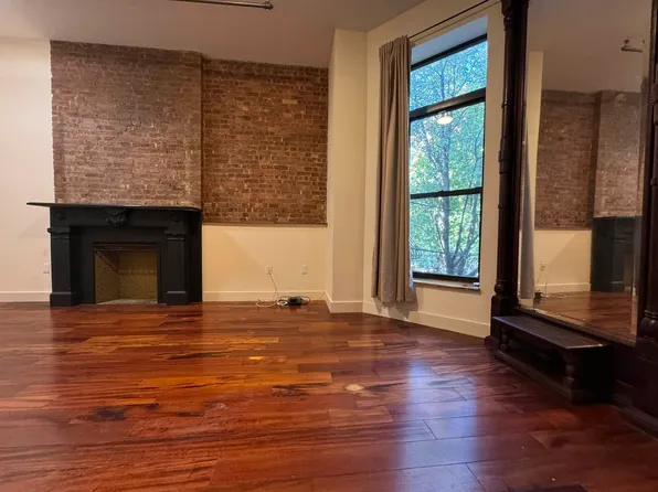 187 Lefferts Place image 2 of 11